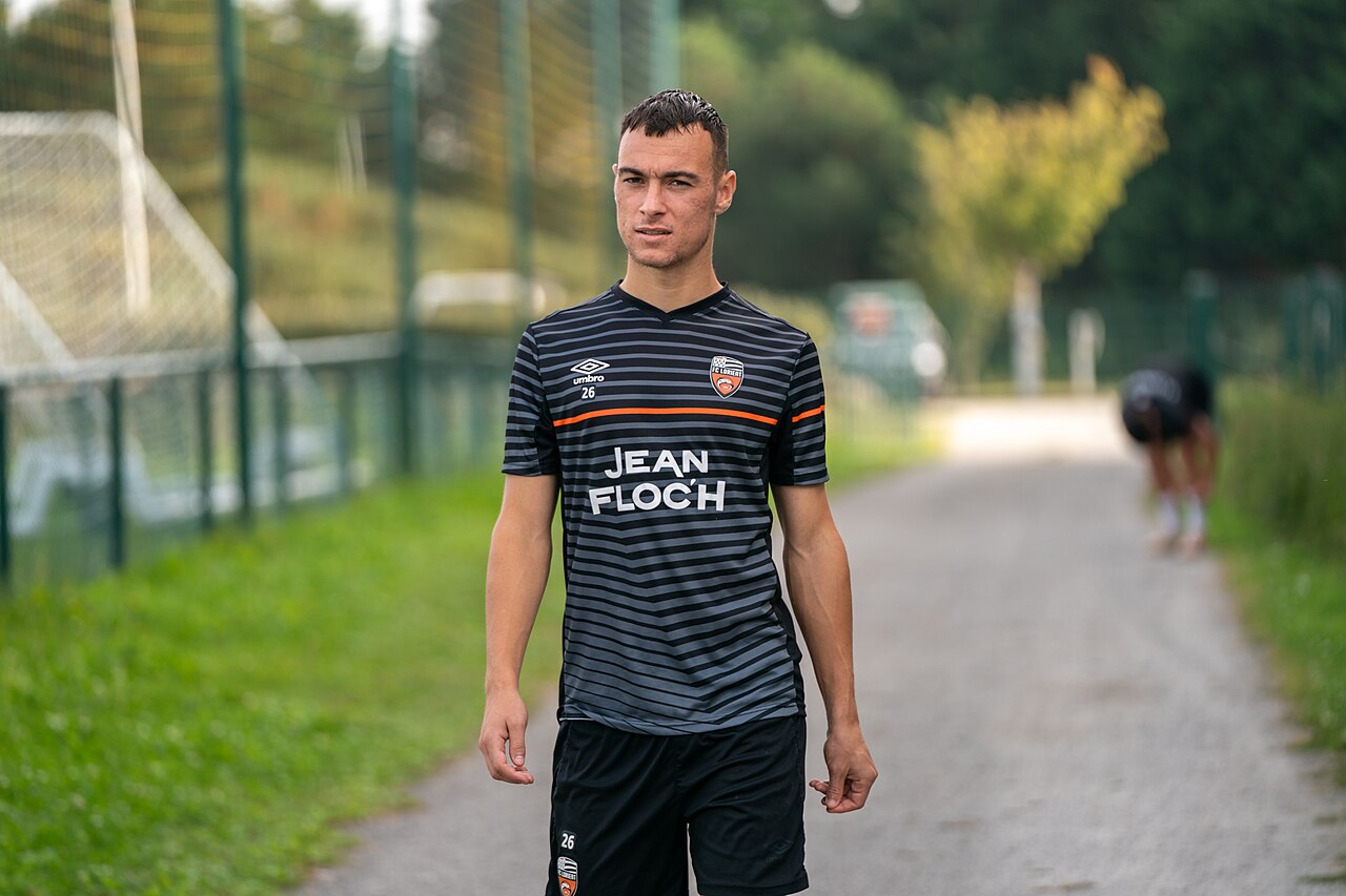 Transfert Pablo Pagis : l'attaquant de Lorient rejoint le Paris FC, l'OL laisse passer